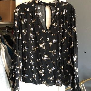 American Eagle Floral Cut-out Neck Long Sleeve